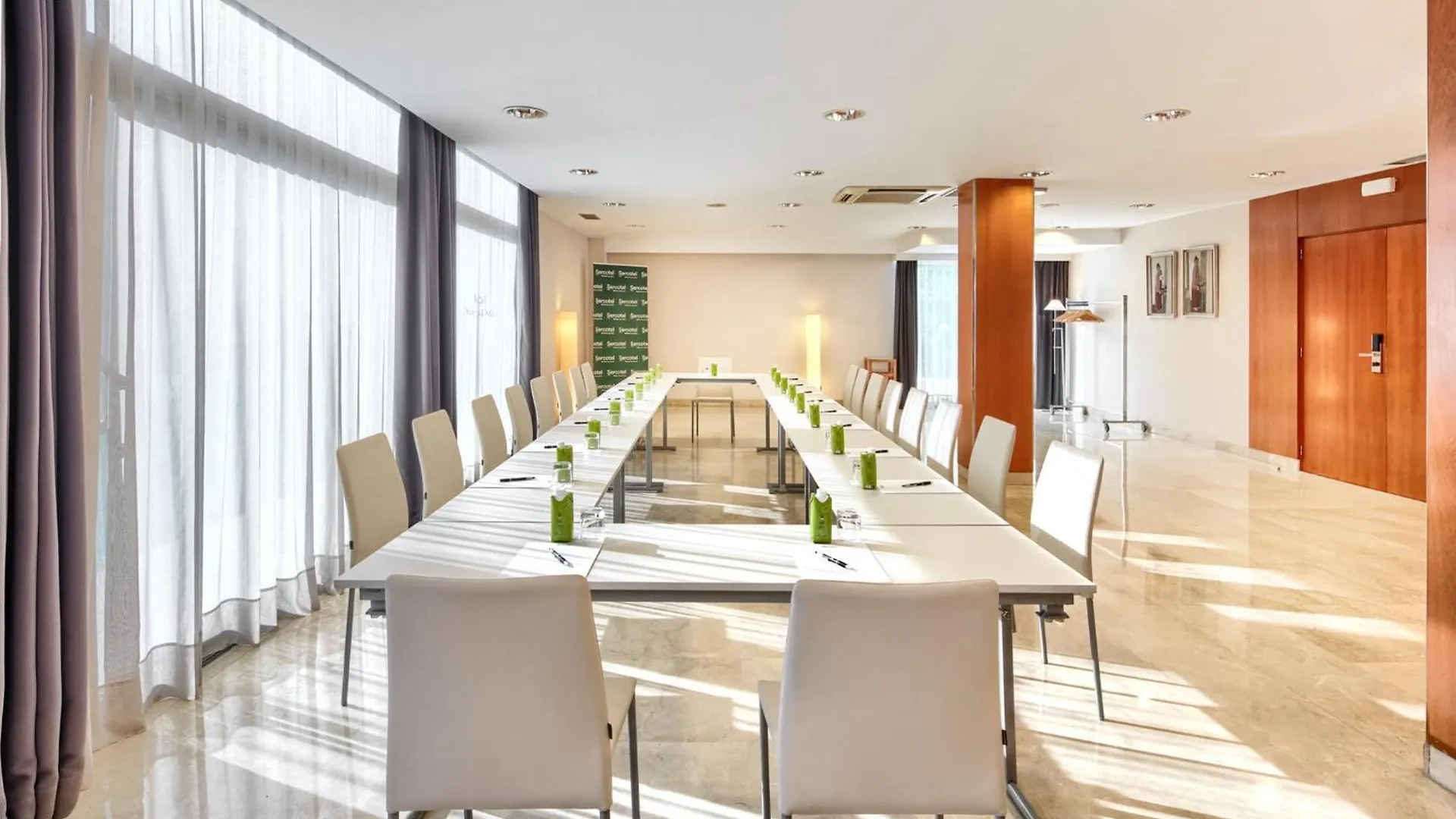 Sercotel Cornella Barcelona Корнелья де Лиобрегат 3*,
